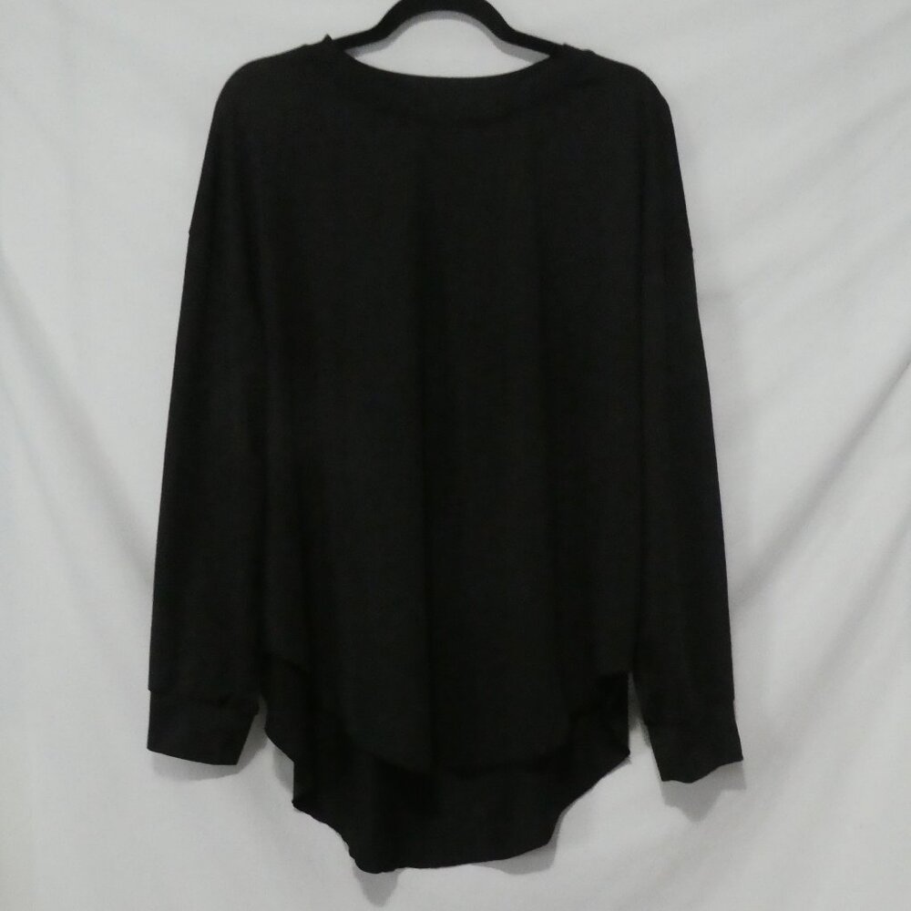 SHEIN - Curve | 1XL | Chic Black Asymmetrical Top